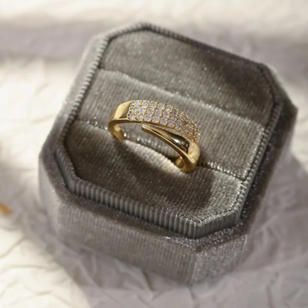 Luzia™ – Anillo ajustable de fuerza y esperanza