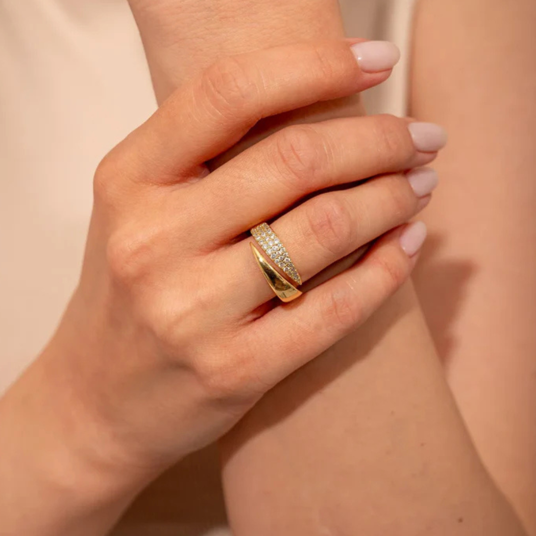 Luzia™ – Anillo ajustable de fuerza y esperanza